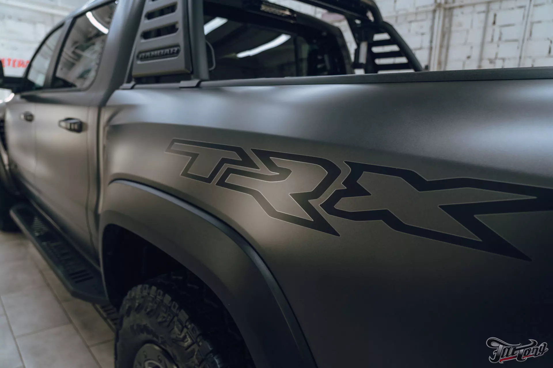 RAM TRX. Комплекс детейлинг-услуг. Подушка под голову